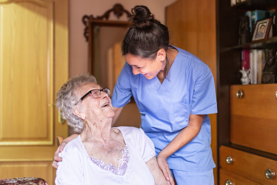 Personal Care - Brooklyn North, NY | ComForCare - AdobeStock_296331850