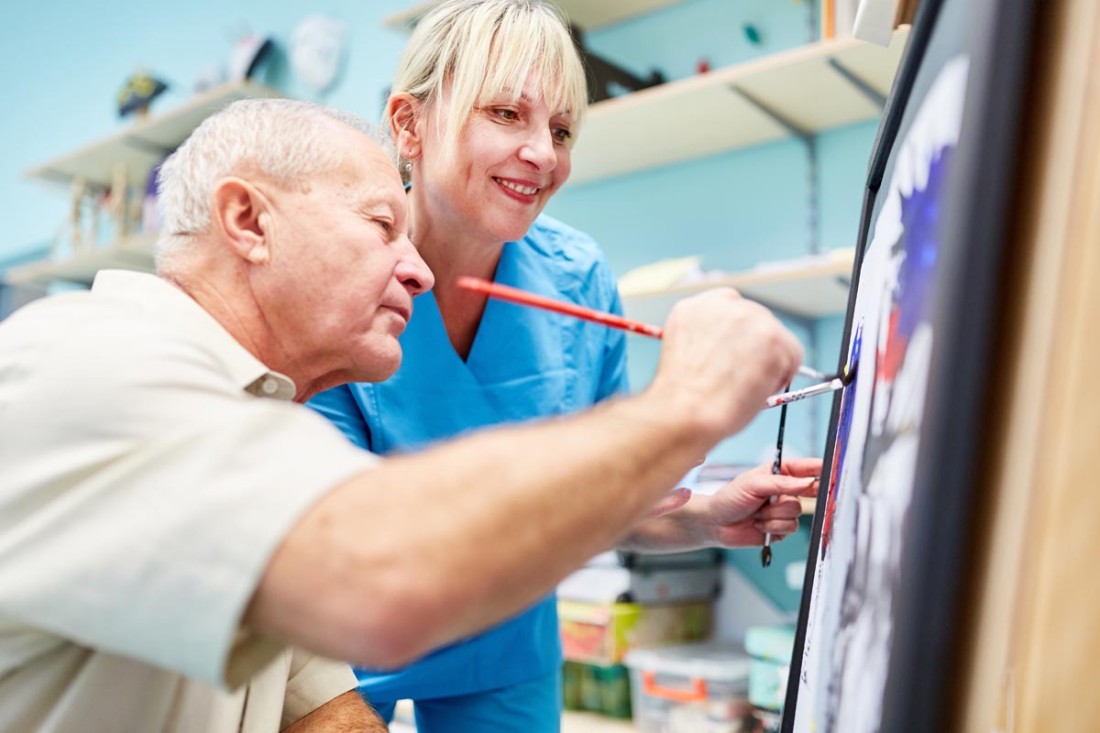 Encouraging Sensory Stimulation: A Commitment to Care at ComForCare - Denton, TX | ComForCare - Wyo5G7fLAYQeJMV9yBY8VMCblWMRG9G4QQ