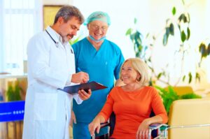 How Hospitals Can Assist Seniors with Transitioning Back Home